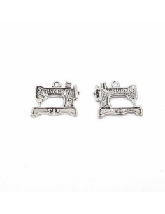 Breloque machine à coudre en métal argenté 17,7mm x 20,2mm 2