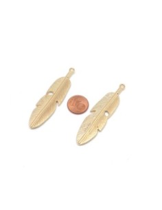 2 Breloques, pendentifs Grandes Plumes en métal doré 61mm 2