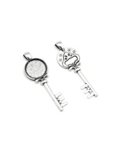 pendentif clé support pour cabochon de 18mm en métal argenté