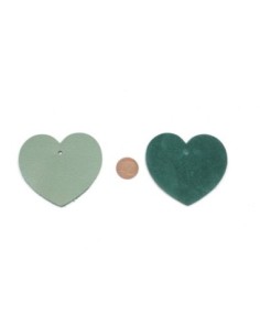 Grand Pendentif coeur en cuir vert amande souple 6cm 2