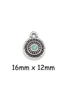 Breloque sequin en métal argenté avec strass vert pastel style ethnique