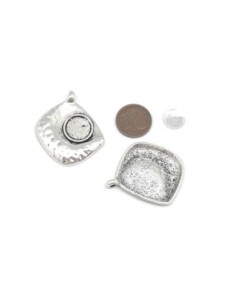 Pendentif en métal argenté martelé avec cabochon strass à coller 2