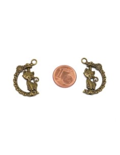 Breloque chat en métal bronze travaillé 2